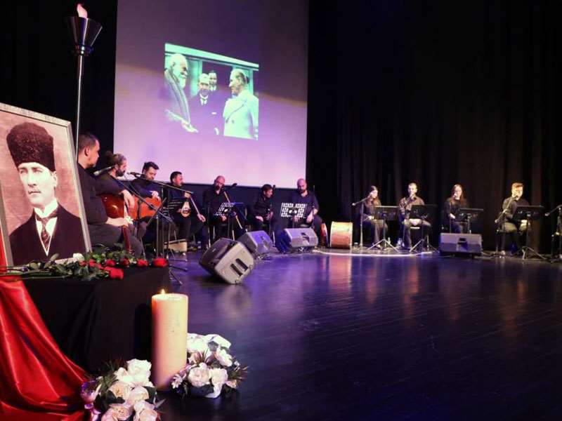 Atatürk Odunpazarı’nda sevdiği şarkılarla anıldı