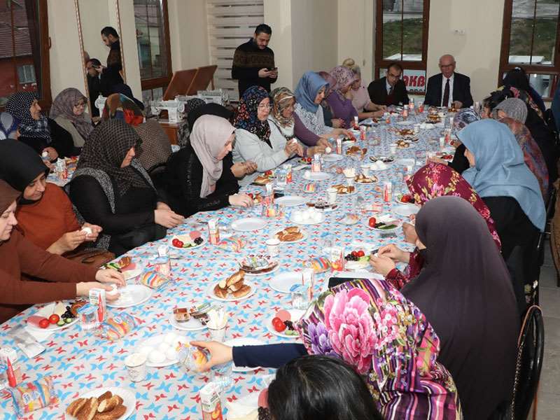 Başkan Kurt Erenköy’de kadınlarla buluştu