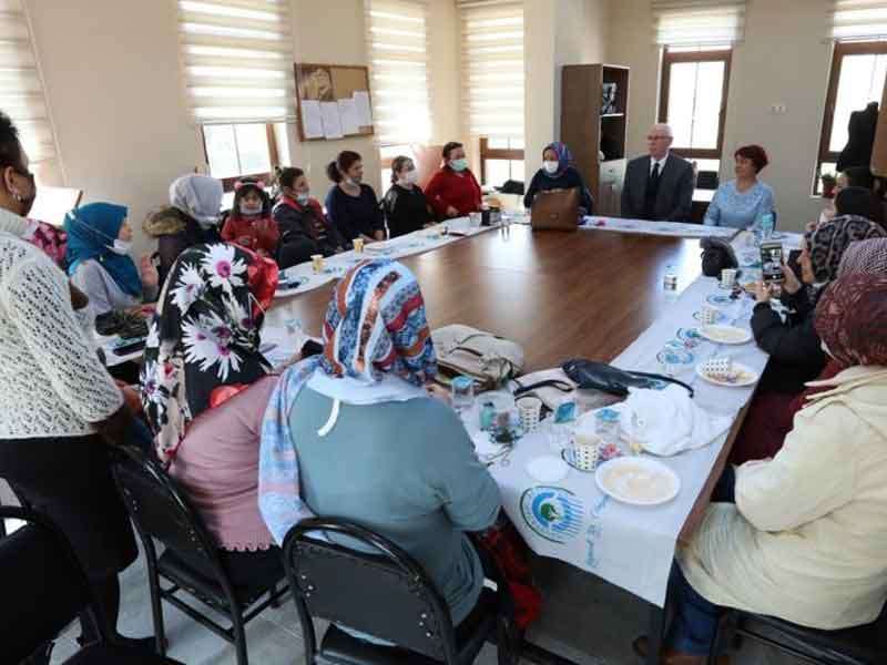 Başkan Kurt Ihlamurkent ve Yenidoğan’da kadınlarla buluştu