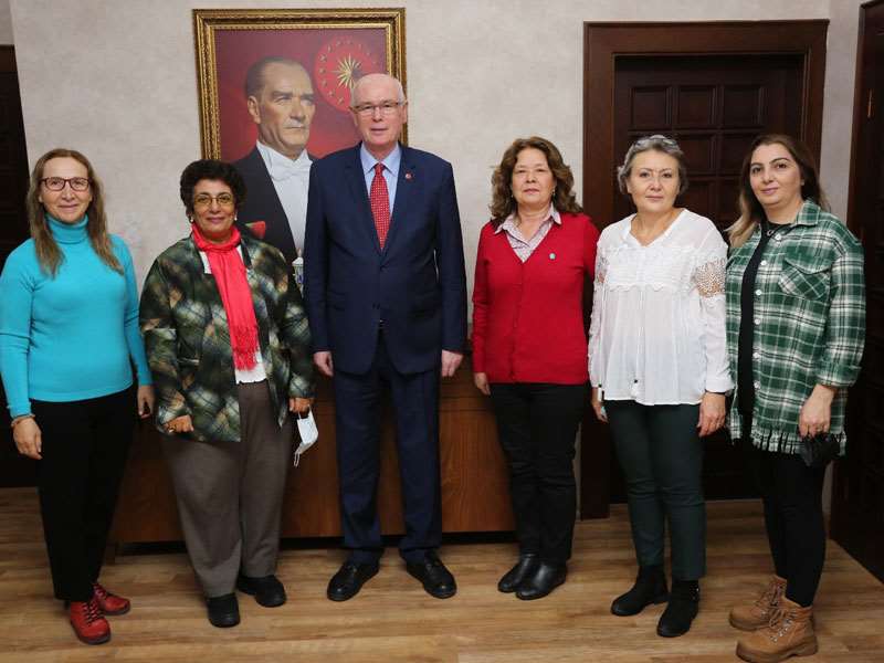 Başkan Kurt İYİ Parti Kadın Kolları’nı ağırladı