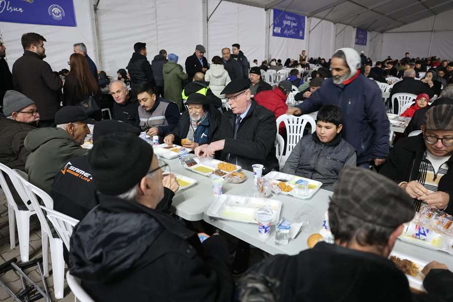 Başkan Kurt Ramazan’ın ilk iftarında Büyükdere’de vatandaşlarla buluştu