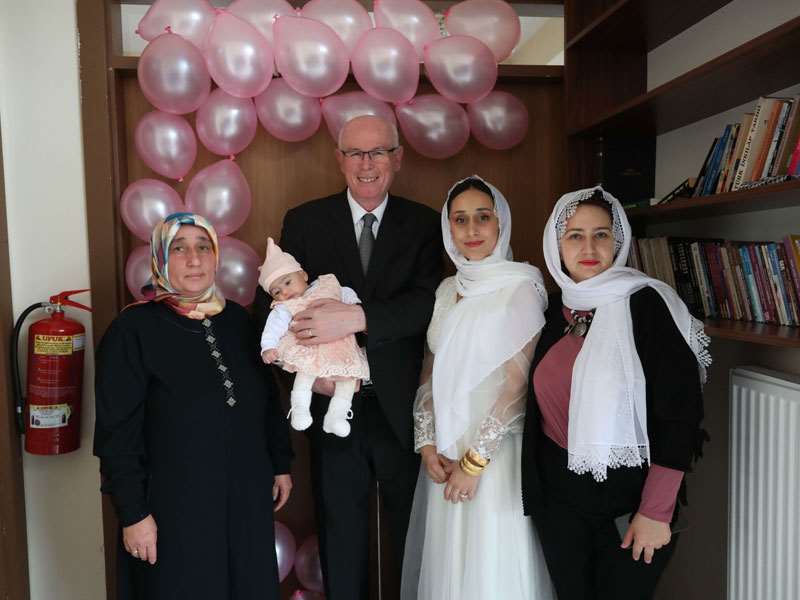 Başkan Kurt Zeynep bebeğin bebek mevlidine katıldı