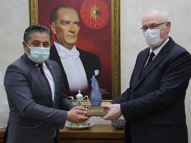 Bayramiç Belediye Başkanı Başkan Kurt’u ziyaret etti