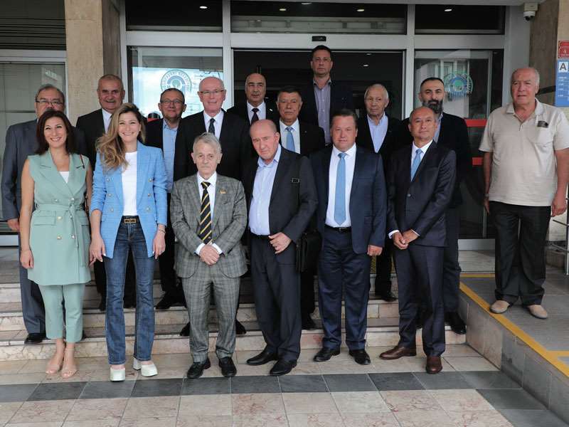Kırım Tatar Türk Halkının Lideri Kırımoğlu ve Ukrayna Dışişleri Bakan Yardımcısı Cabbarova Başkan Kurt’u ziyaret etti