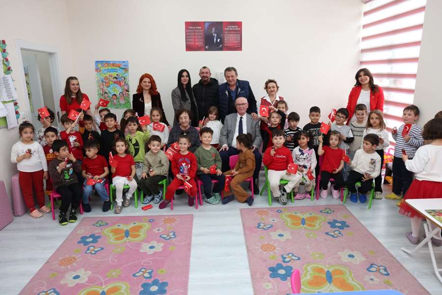 Miniklerden sürpriz, büyüklere örnek buluşma