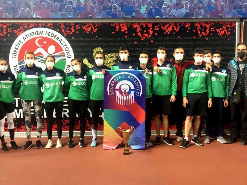 Odunpazarı Belediyesi Erkek Atletizm Takımı Türkiye Şampiyonu oldu