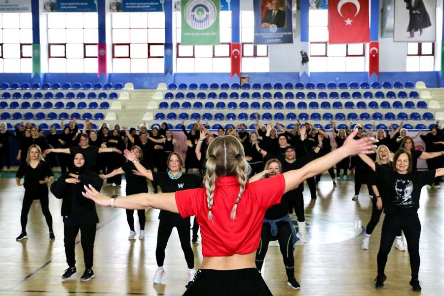 Odunpazarı’nda 8 Mart’a Özel “Kadın Yüce Değerdir” Dans ve Spor Gösterisi