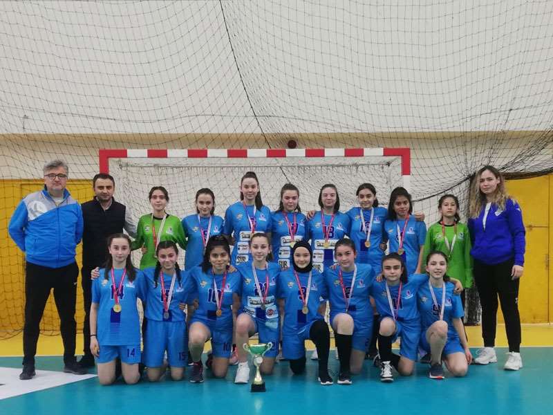 Odunpazarı Spor Minik Kızlar Hentbol Takımı Eskişehir Şampiyonu oldu