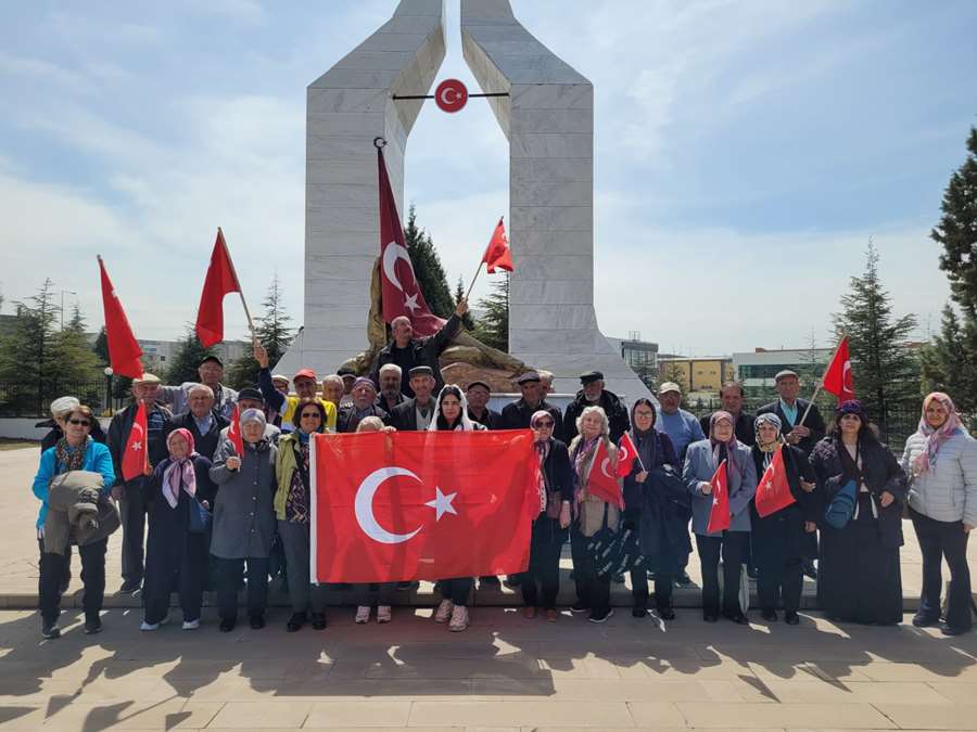 Odunpazarı'nın Koca Çınarlarından Şehitler Haftası’nda anlamlı ziyaret