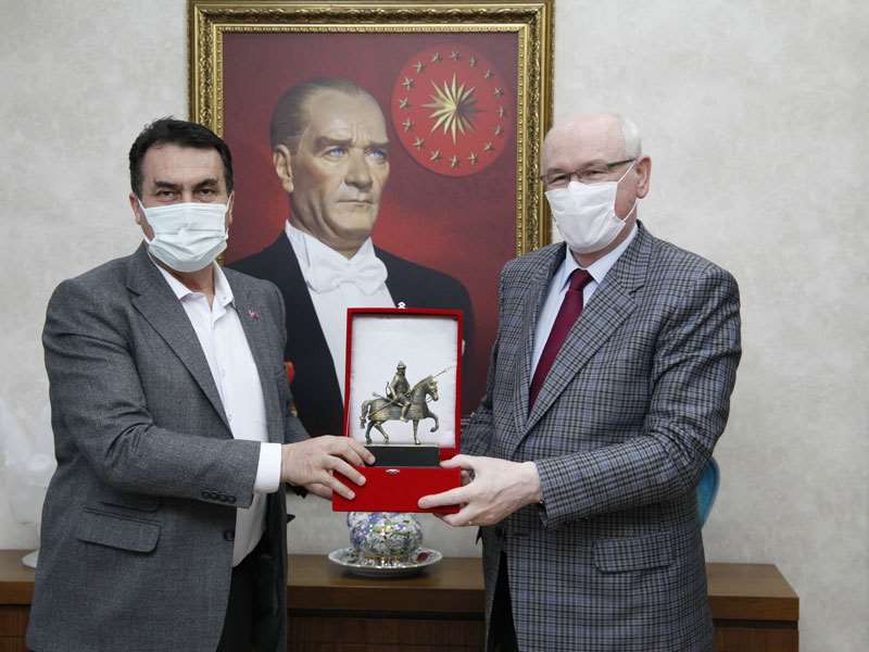 Osmangazi Belediye Başkanı Mustafa Dündar Başkan Kurt’u ziyaret etti