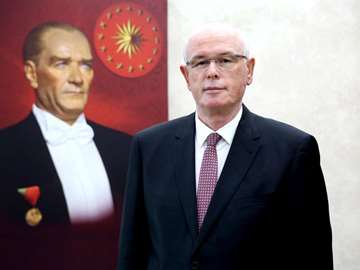 Başkan Kurt: “Bir daha bu acıların yaşanmaması için Atatürk’ün ilke ve devrimlerine sıkı sıkıya sarılmalıyız”