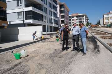 Emek’te Mahallesi’nde asfalt çalışması