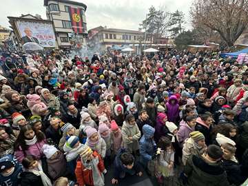 Odunpazarı Belediyesi’nin Yeni Yıl Pazarı Büyük İlgi Gördü