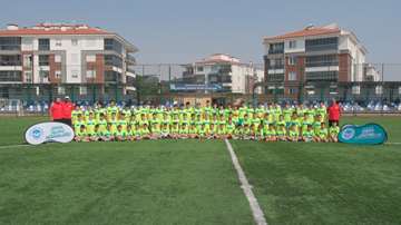 Odunpazarı Belediyesi Yaz Futbol Okulu Minik Sporcularla Şenlendi