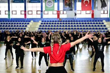 Odunpazarı’nda 8 Mart’a Özel “Kadın Yüce Değerdir” Dans ve Spor Gösterisi