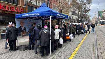 Odunpazarı’nda Berat Kandili Bereketi: 5 noktada helva ikramı