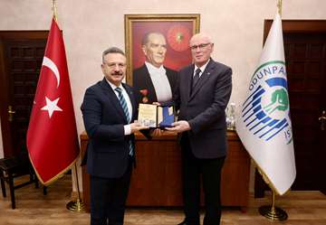 Vali Aksoy’dan Başkan Kurt’a veda ziyareti